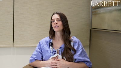 ashley-greene-dot-nl_BarrettPlasticSurgery0037.jpg