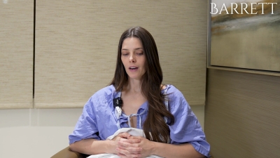ashley-greene-dot-nl_BarrettPlasticSurgery0047.jpg