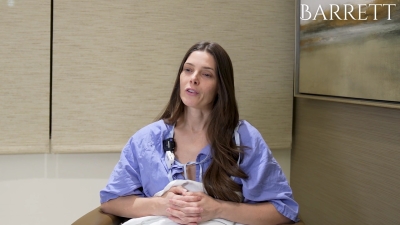 ashley-greene-dot-nl_BarrettPlasticSurgery0058.jpg
