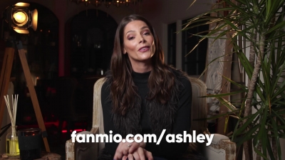 Ashley-Greene-dot-nl_2019FanMio-VideoMeetAndGreet0112.jpg