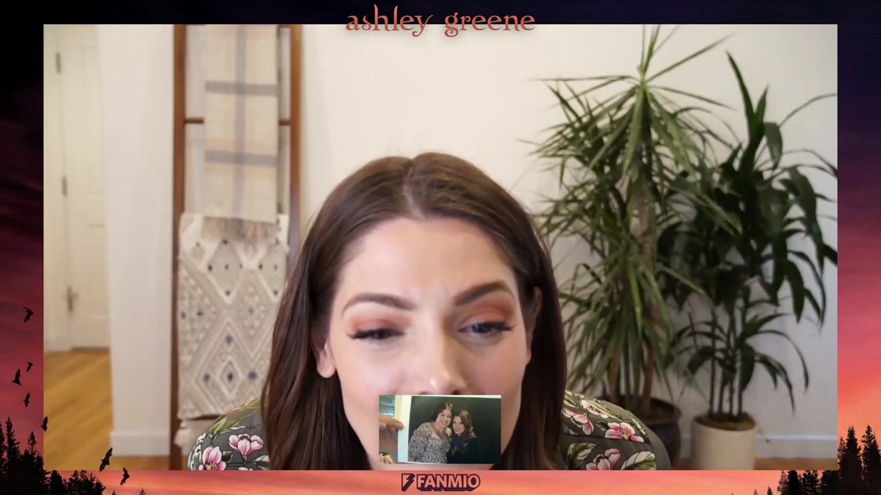 Ashley-Greene-dot-nl_2019FanMioExpierences-JuneMeeting0046.jpg Ashley-Greene-dot-nl_2019FanMioExpierences-JuneMeeting0046.jpg