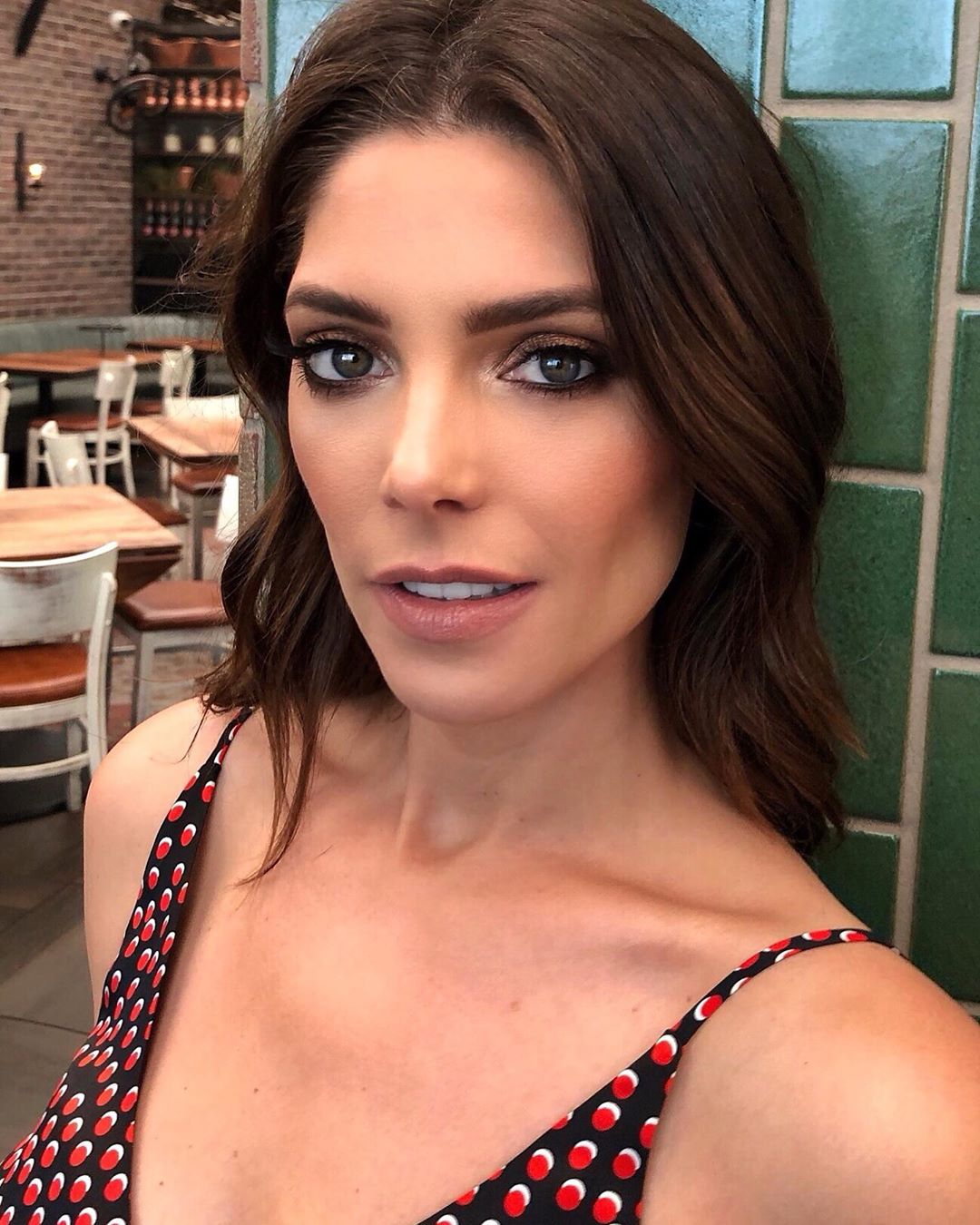 21 mei 2019: ✖️ B T S ✖️ Shooting with the beautiful @ashleygreene at @catch LA. Using @ctilburymakeup for the base, eyes & lips. 💫✨🔥
Hair by @josephchase 🙏🏼
 21 mei 2019: ✖️ B T S ✖️ Shooting with the beautiful @ashleygreene at @catch LA. Using @ctilburymakeup for the base, eyes & lips. 💫✨🔥
Hair by @josephchase 🙏🏼