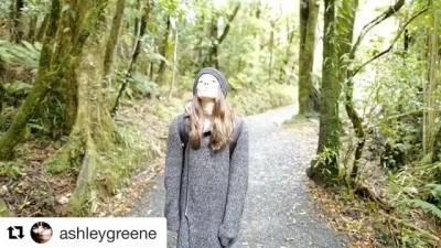 29 december 2016: I'm not crying, YOU'RE CRYING!! My heart could seriously explode! I'll always remember 2016 as the year me and some of my best girls experienced true magic. 😍

#Repost @ashleygreene with @repostapp
・・・
This is the most beautiful moment I could have ever hoped for. You've successfully made me the happiest, luckiest woman alive. I can't wait to show you my unfaltering immeasurable love for the rest of our lives. #engaged #💍 #loveofmylife #futurehusband 
