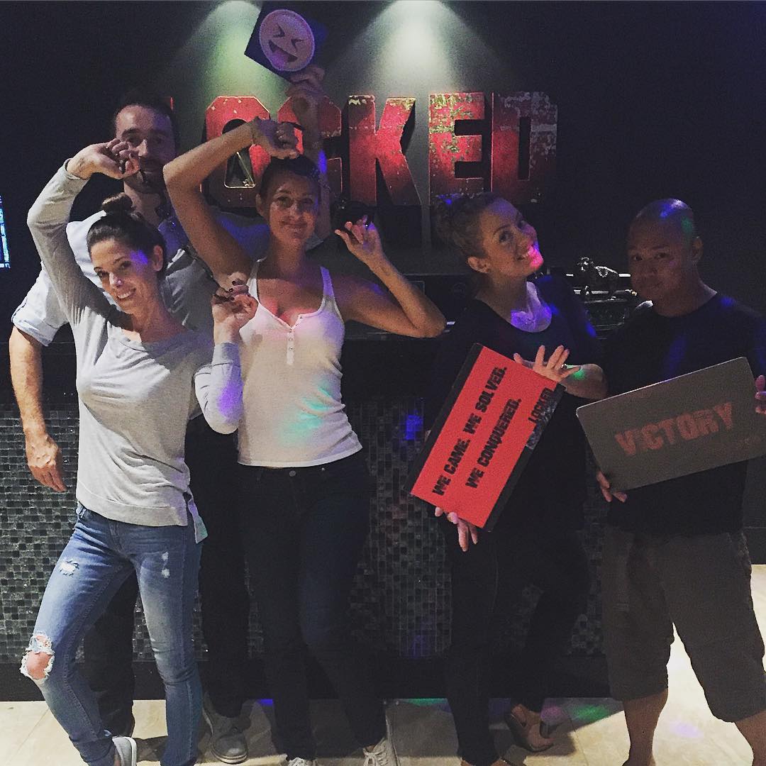 17 juli 2016; Escape room success! #LockedCanada #iheartmyfriends #smartypants @audrhi
