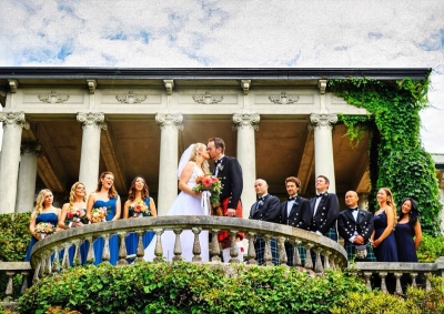 09 september: Another great moment 💋❤️. .
.
.
.
#hycroft #wedding #weddingparty #love #kilt #scottish #clancameron
