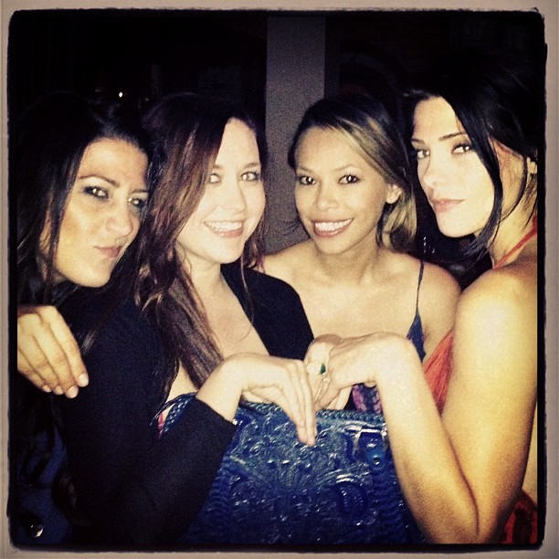 21 april 2013; Mini wolf pack @ohmissmelanie @elliebeltran @ashleygreene
