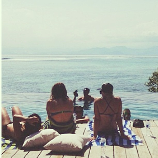 22 juni 2013; Fun in the sun. @irene591 @jstifter @ashleygreene ..photo courtesy of @sageerickson
