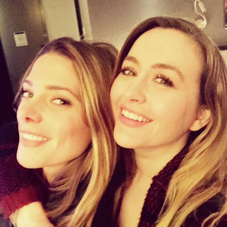 06 april 2016; Reunited 1 year later #myhandlookswonky #nosurprisethere @ashleygreene
