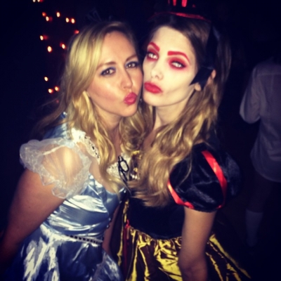 01 november 2014; Alice and the Red Queen get along for a night @ashleygreene
