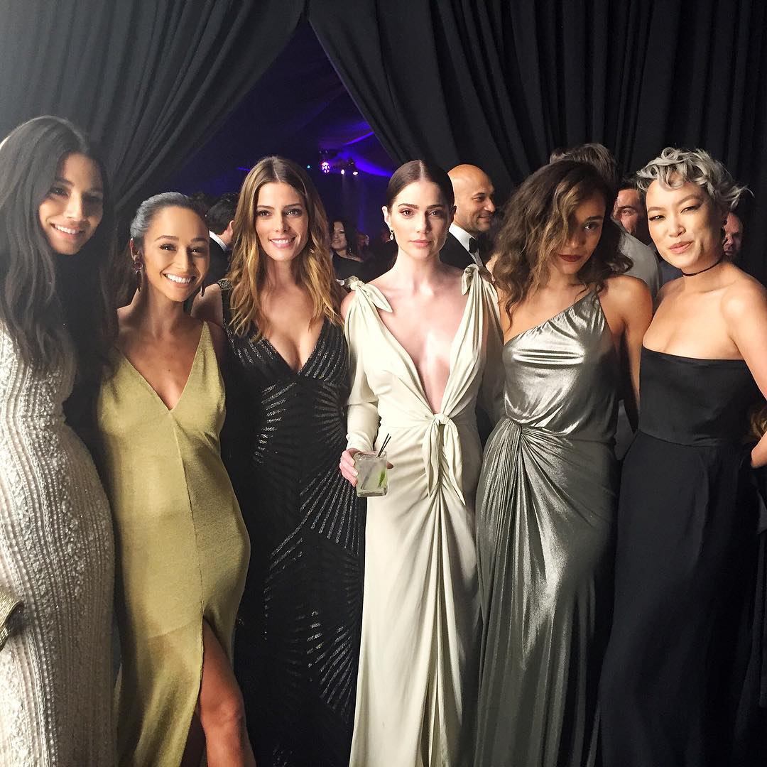29 februari 2016: If We Were A Girl Group, What Would Our Name Be? // @IAmJessicaGomes // @AshleyGreene // @Fannex17 // @SmashelyBell // @JWdasha
