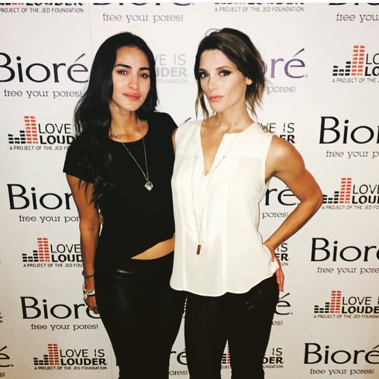 22 februari 2016; Happy Birthday to my Beauty @ashleygreene 🌹🍰❣ Wishing you love & happiness x0. 😘
 22 februari 2016; Happy Birthday to my Beauty @ashleygreene 🌹🍰❣ Wishing you love & happiness x0. 😘