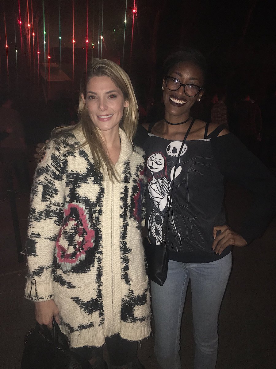 21 oktober 2017: ANOTHER HUGE HIGHLIGHT of my night was meeting this beauty, the one and ONLY @AshleyMGreene!!! 🙃 I’m a HUGE fan, and this meant a lot. ❤️
