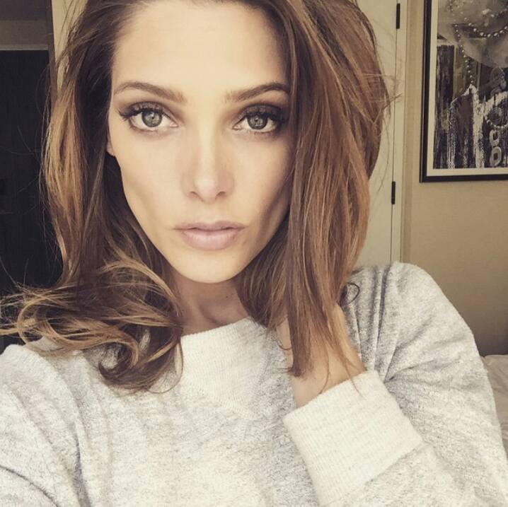 28 Juli: Super tired, but I can't complain when I have the amazing #julieharrismakeup to fix me up! Back to set I go. #roguetv #byenyc
28 Juli: Super tired, but I can't complain when I have the amazing #julieharrismakeup to fix me up! Back to set I go. #roguetv #byenyc