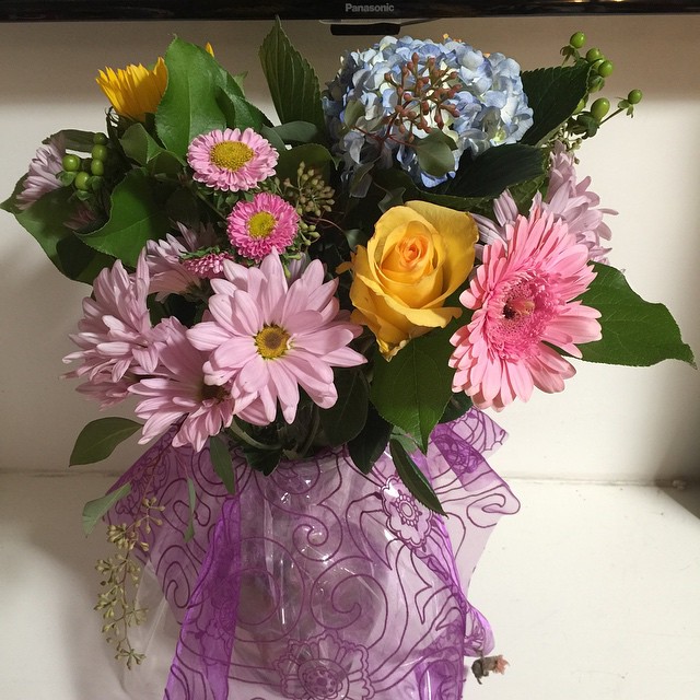 21 Oktober: When your man comes home with flowers he arranged himself.... And they're perfect. #nofilternecessary love you @paulkhoury
21 Oktober: When your man comes home with flowers he arranged himself.... And they're perfect. #nofilternecessary love you @paulkhoury