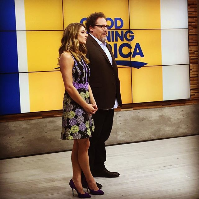 06 april:I get @jonfavreau AND @laraspencerabc for my @goodmorningamerica @roguetv segment!? #fangirlmoment Make sure to tune in at 830am EST
