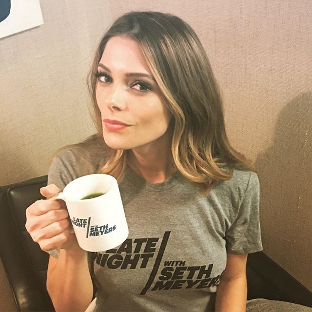 07 april: I stole @latenightseth mug... And shirt .. I'm obviously a big fan. 😊 make sure to watch me on the show tonight! #lnsm #sethmeyers #RogueTV
