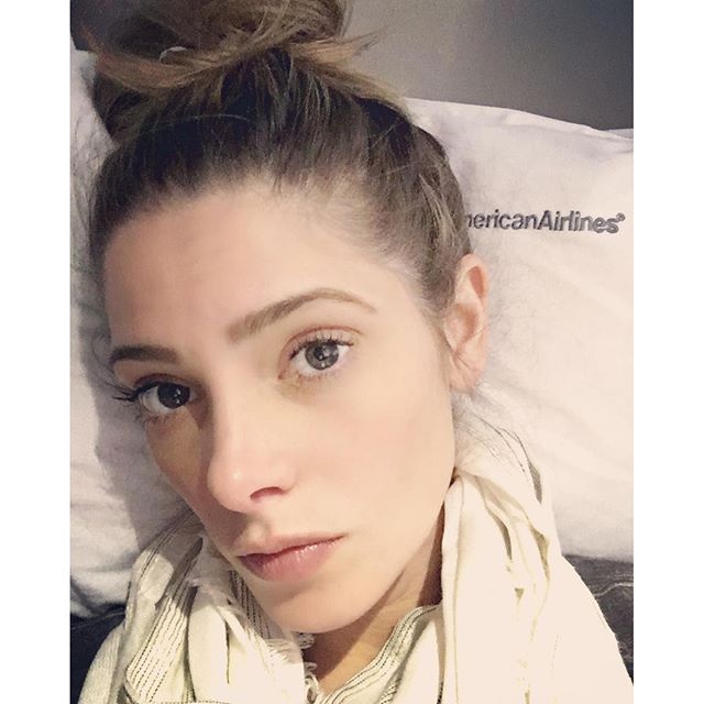 10 april:SO happy that I'm almost home. Can't wait to be on my couch with chicken noodle soup and puppies #iloveLA #sickonaplane #puppylove
