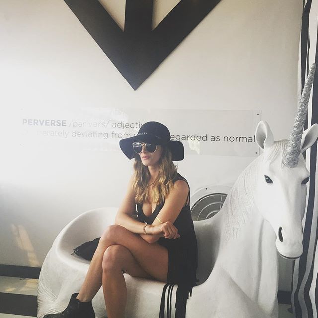 16 april: Casually hanging out with unicorns at the @perversesunglasses tent #coachella16 #perversesunglasses #perversecirque
