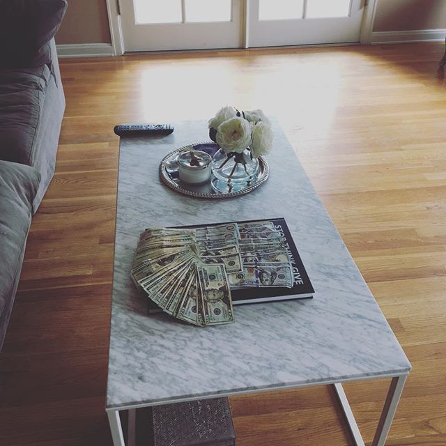 08 mei: When your baby's a boss man and wins poker night with the boys. #pokernight #pokerface #wecanhostanytimebabe
 08 mei: When your baby's a boss man and wins poker night with the boys. #pokernight #pokerface #wecanhostanytimebabe