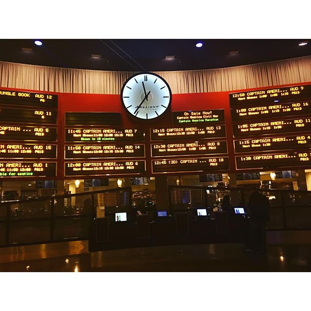 08 mei: Must suck to be so unpopular.... Honestly though, I'd see this movie over and over again. So good! @captainamerica_civilwar #captainamericacivilwar
08 mei: Must suck to be so unpopular.... Honestly though, I'd see this movie over and over again. So good! @captainamerica_civilwar #captainamericacivilwar