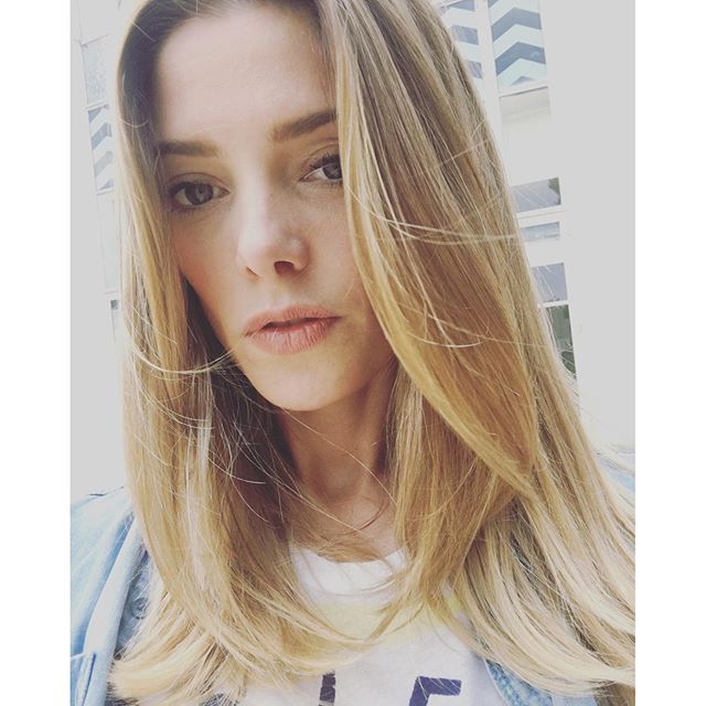 14 Mei: Saw the hair genius @josephchase today. Loving my summertime color!! #summervibes #hair #love
 14 Mei: Saw the hair genius @josephchase today. Loving my summertime color!! #summervibes #hair #love