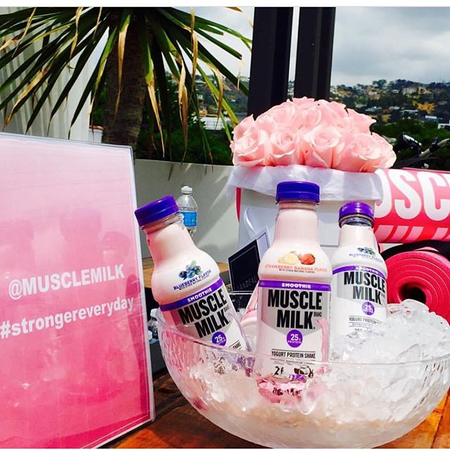 24 Mei: It was a beautiful day @risenation with @musclemilk to celebrate and enjoy their awesome new products. I love feeling #strongereveryday πͺπΌππ»
 24 Mei: It was a beautiful day @risenation with @musclemilk to celebrate and enjoy their awesome new products. I love feeling #strongereveryday πͺπΌππ»
