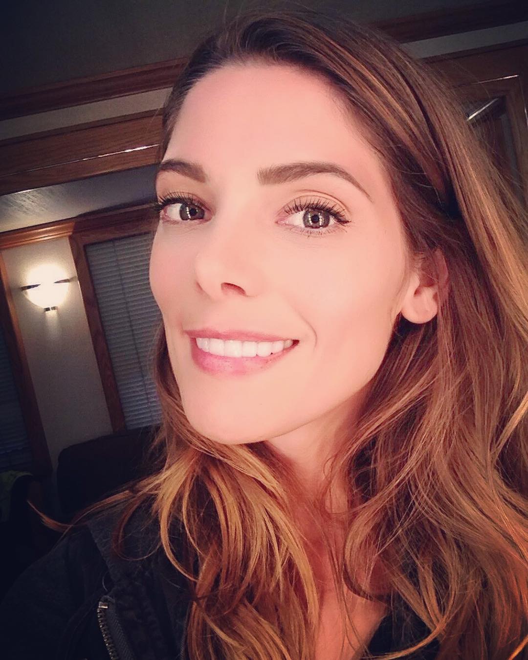 31 augustus: Just found out kids w/ poor oral health are 3X more likely 2 miss school. #NotCool. I'm proud to be supporting the @Crest #HealthierSmilesProject - we're teaming up with @FeedingAmerica to donate half a million tubes of toothpaste to those who need it most. Get involved! Just share a pic of ur healthy smile with #HealthierSmilesProject on Instagram, Facebook or Twitter through 9/30 & Crest will donate another 5 tubes, up to 100,000. Let's do this! Learn more: http://bit.ly/HealthierSmilesProjec
