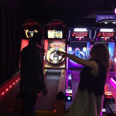 30 maart: That one time @marycasey29 beat @joegreeneiii during her birthday celebration at #daveandbusters
