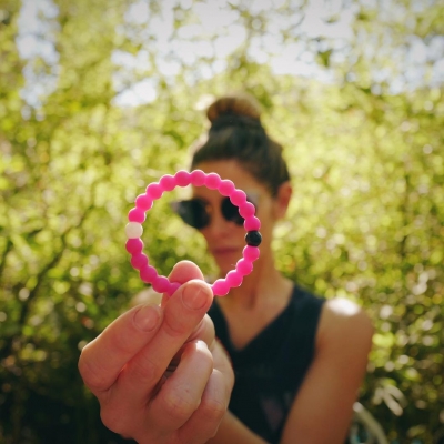 05 oktober: When we come together, we are stronger. The Breast Cancer @livelokai is a symbol of my support that one day we will find a cure. #livelokai
