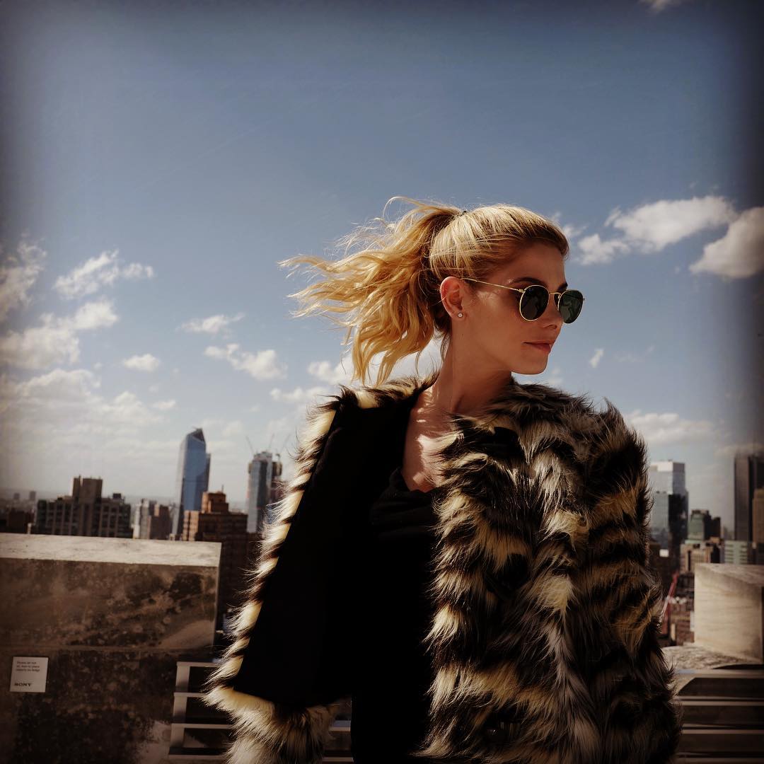 10 mei: I went to NYC and came back with this @lanvinofficial jacket. And I'm in love. #shoppingproblem #fashion #nyc
