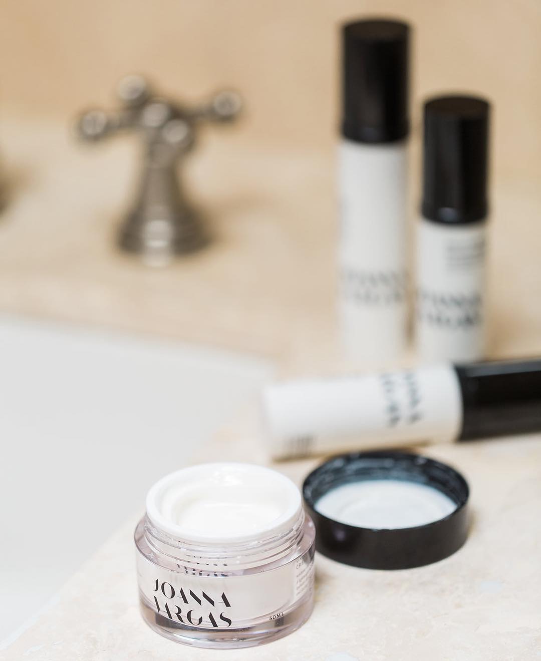 28 mei: Trust, your skin will thank me later. @jvskincare
