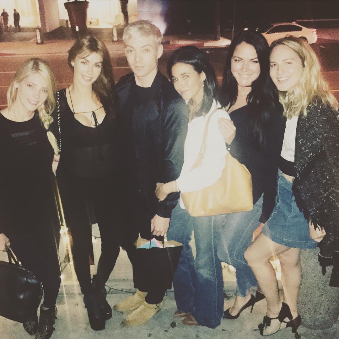 02 juni: You can never go wrong with a group like this for dinner. Love and laughter and a delicious meal is the best way to end the day. #family #katana #josiebdaynight
