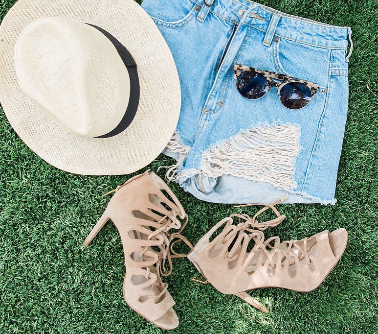 08 juli: Weekend poolside essentials.
