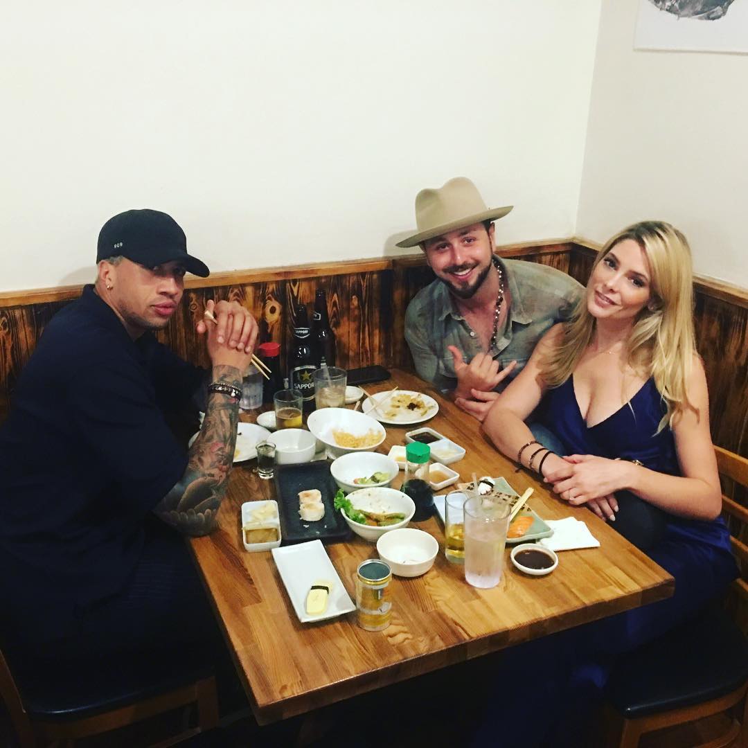 10 augustus: Fam Bam dinner ritual with my fav people at my fav restaurant. #foodcoma #sushi
