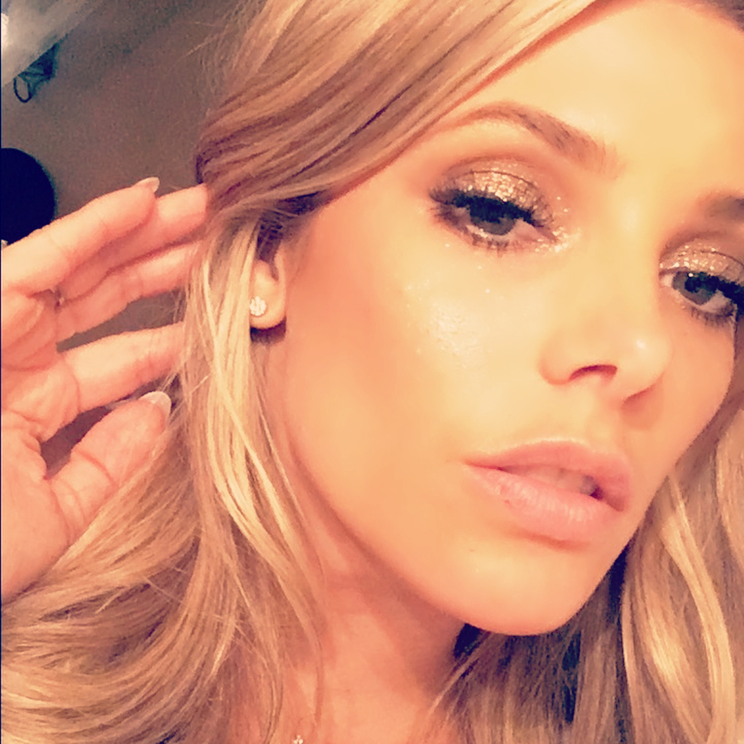 11 augustus: Thanks for the pretty sparkle princess makeup tonight @emmawillismakeup ❤️ I love it! #isparkleatnight

