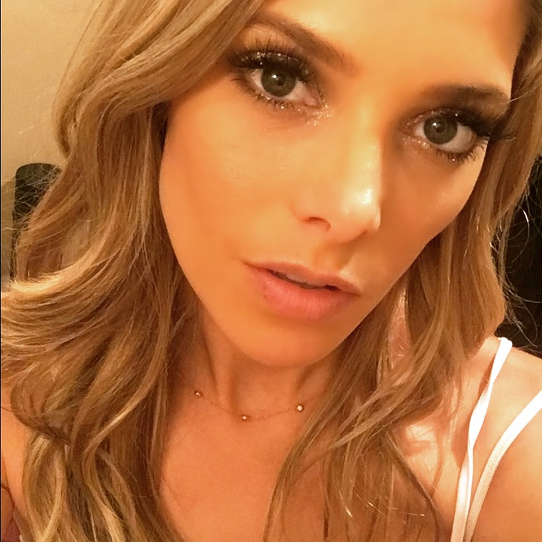 11 augustus: Thanks for the pretty sparkle princess makeup tonight @emmawillismakeup ❤️ I love it! #isparkleatnight

