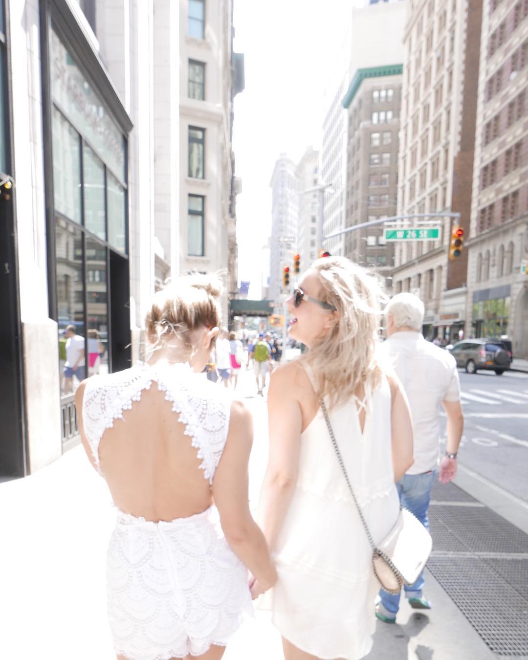 27 augustus: Taking nyc by storm. #nyc #girlstrip #besties
