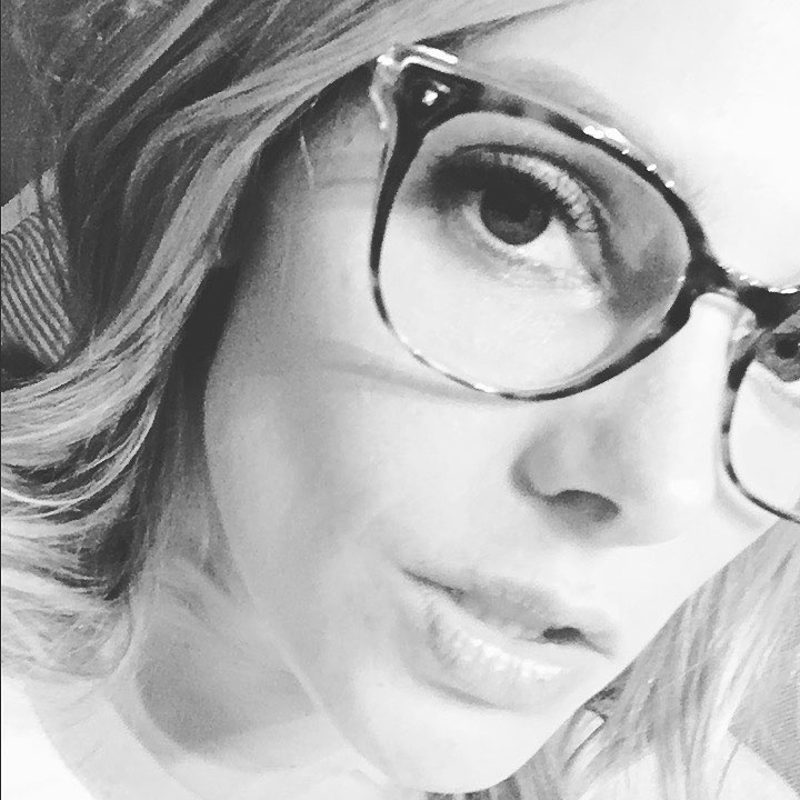 12 oktober: I guess I'm a glasses chick now 😁
