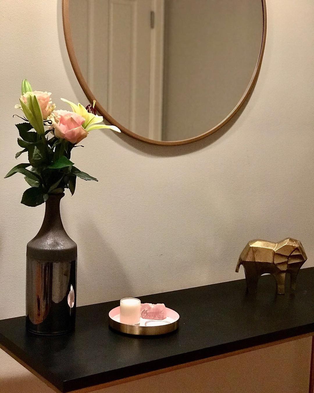 23 oktober: #Ad In love with the makeover I gave my entranceway with these new items from @Target’s line #Project62 (link in bio)
