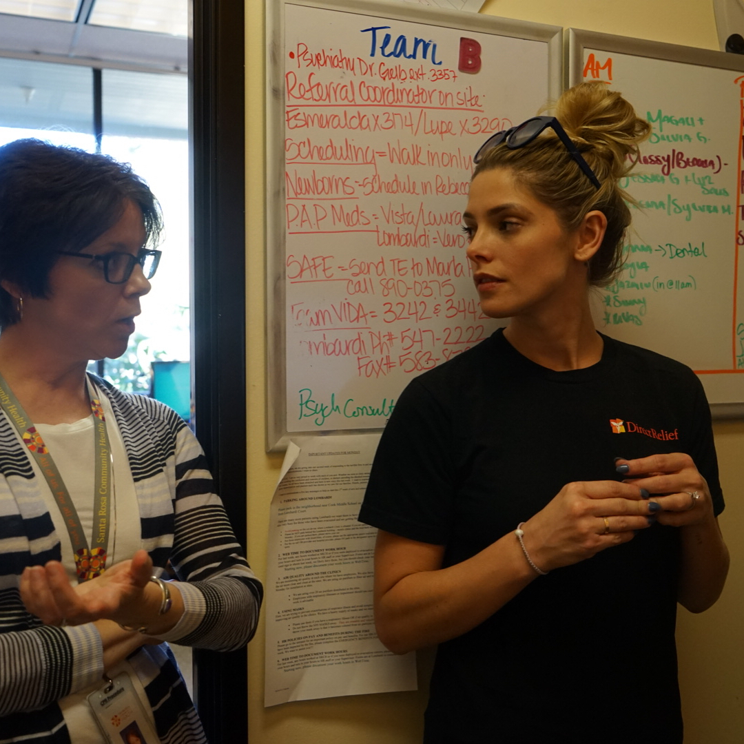 25 oktober: We made it to Santa Rosa to help in any way we can. Thank you @santarosacommunityhealth for allowing us to see the great work you’re doing. #californiafirefund #directrelief @ericamadio @simplyjen22 @audrhi
