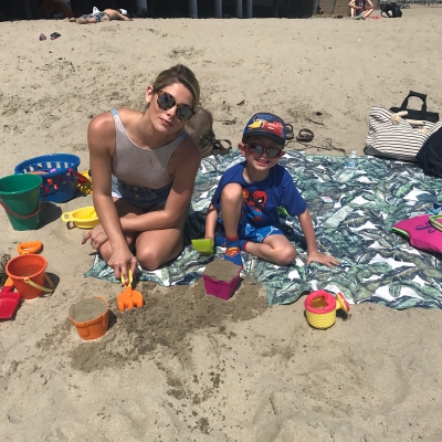 04 september: Always love being able to spend time with my Nico man and @emilyolsen #love #fairygodmother #beachday #zonktown

