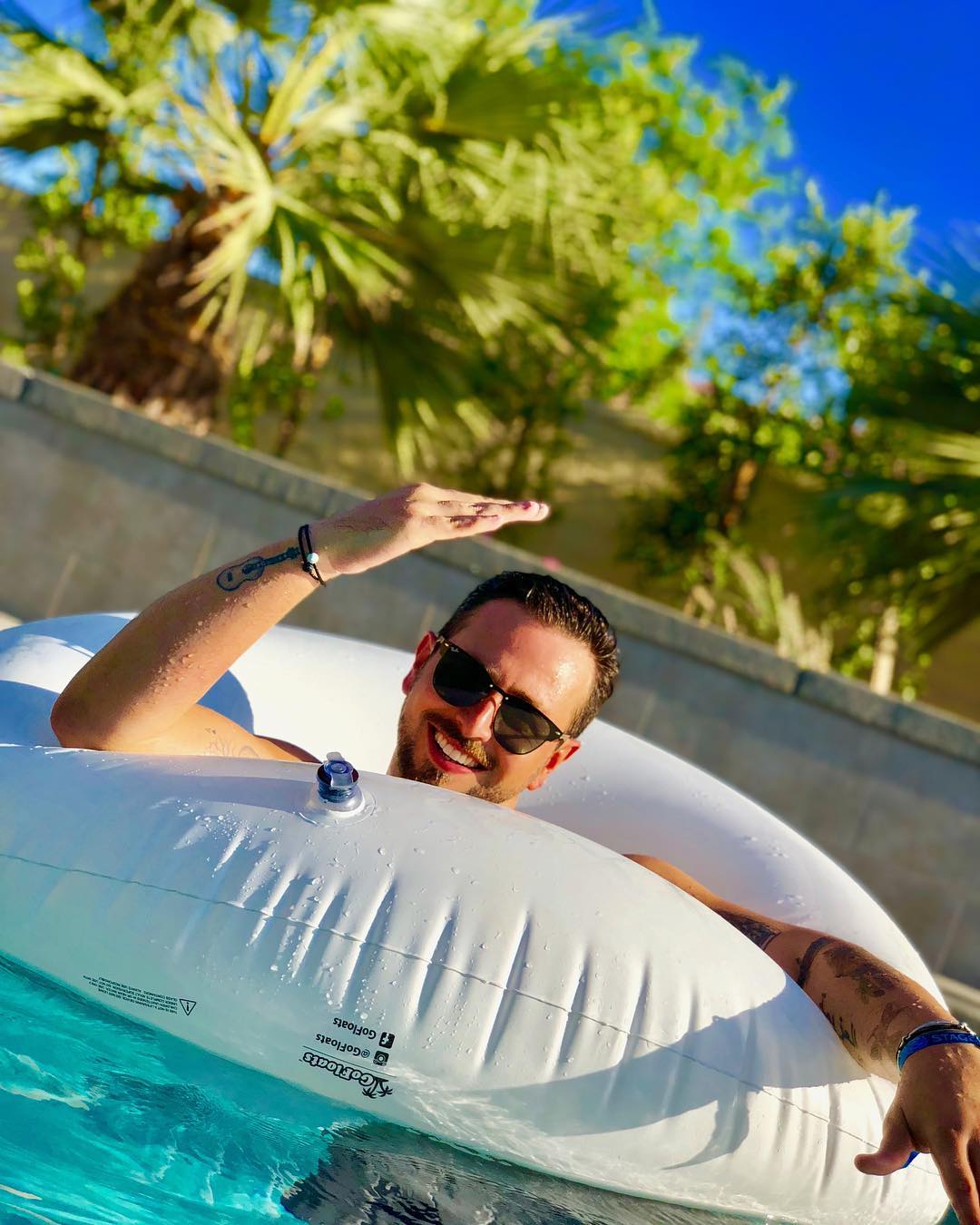 28 april: This man. That smile. I love you @paulkhoury #mine #forever #stagecoach
