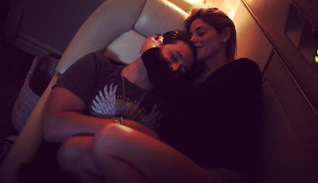 18 juli: This is how you normally fly right? I’m so thankful that i get to call this man mine for the rest of time.
