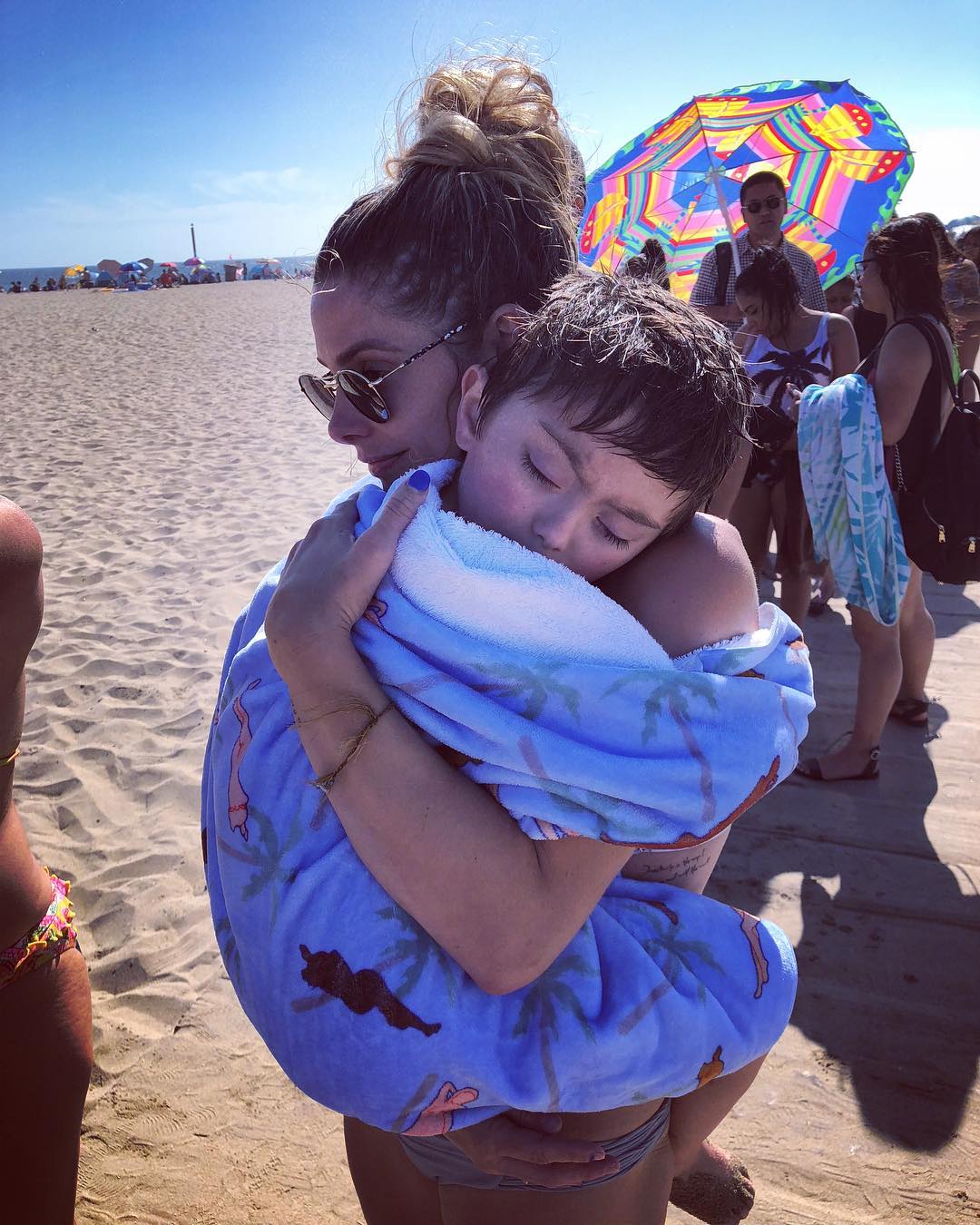06 augustus: One month ago I️ married my best friend and life partner. I️ didn’t know it could get any better, but it has my love. Thank you for your unconditional love and affection. Waking up to your smiling face every morning is more than I️ could ever ask for. I️ love you. (This much!!) #happyanniversarymylove #mrskhoury #070618 #bridesmagazine #katiemay #sarahfalugophotography
