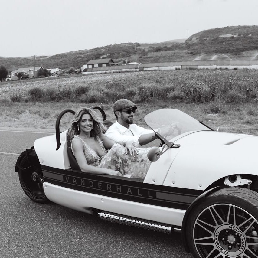 28 augustus: Adventures with you @paulkhoury ❤️ Check out the story in @brides hitting stands soon!
