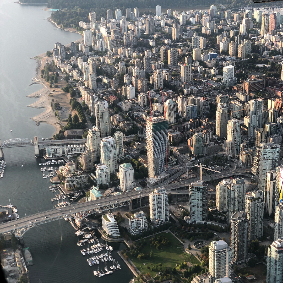 02 september: I highly recommend taking the sea plane in Vancouver. It was insanely gorgeous and extremely relaxing and centering. #vancouver #adventures

