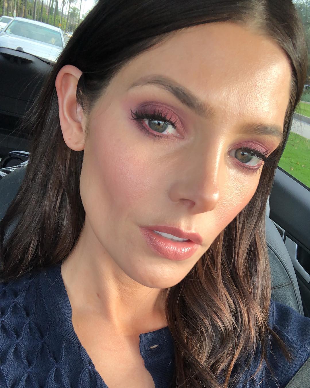 10 december: Glam for the @stjude event today by @emmawillismakeup @josephchase. No. Filter. Necessary. They just that gooooooood ❤️❤️🙏❤️❤️
