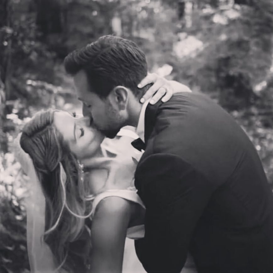 31 janauri: Do you ever start daydreaming and all you keep thinking about is your husband?? I love this man... with all my heart.
