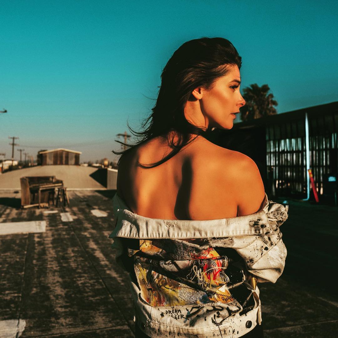 03 maart: Take a moment to be thankful for the days behind you and hopeful for the days to come. Even if that day is the dreaded Monday. 😀❤️😀 #thankful #createxploretakeover 📷 @paulkhoury
