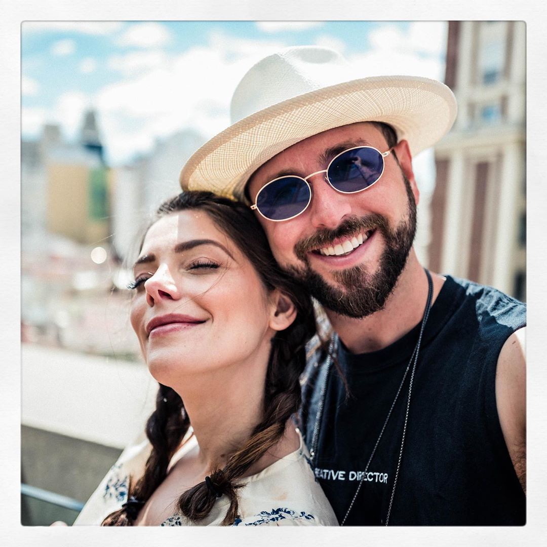 26 juni: Actual representation of how my week has gone ... I’m beyond grateful that I️ have the opportunity to travel our beautiful planet. And that I️ get to do it along side my person @paulkhoury #travel #bff #europe #happyhumpday
 26 juni: Actual representation of how my week has gone ... I’m beyond grateful that I️ have the opportunity to travel our beautiful planet. And that I️ get to do it along side my person @paulkhoury #travel #bff #europe #happyhumpday